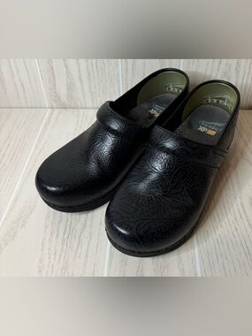 Dansko XP 2.0  Black Clogs Size 38 (US 7.5-8)